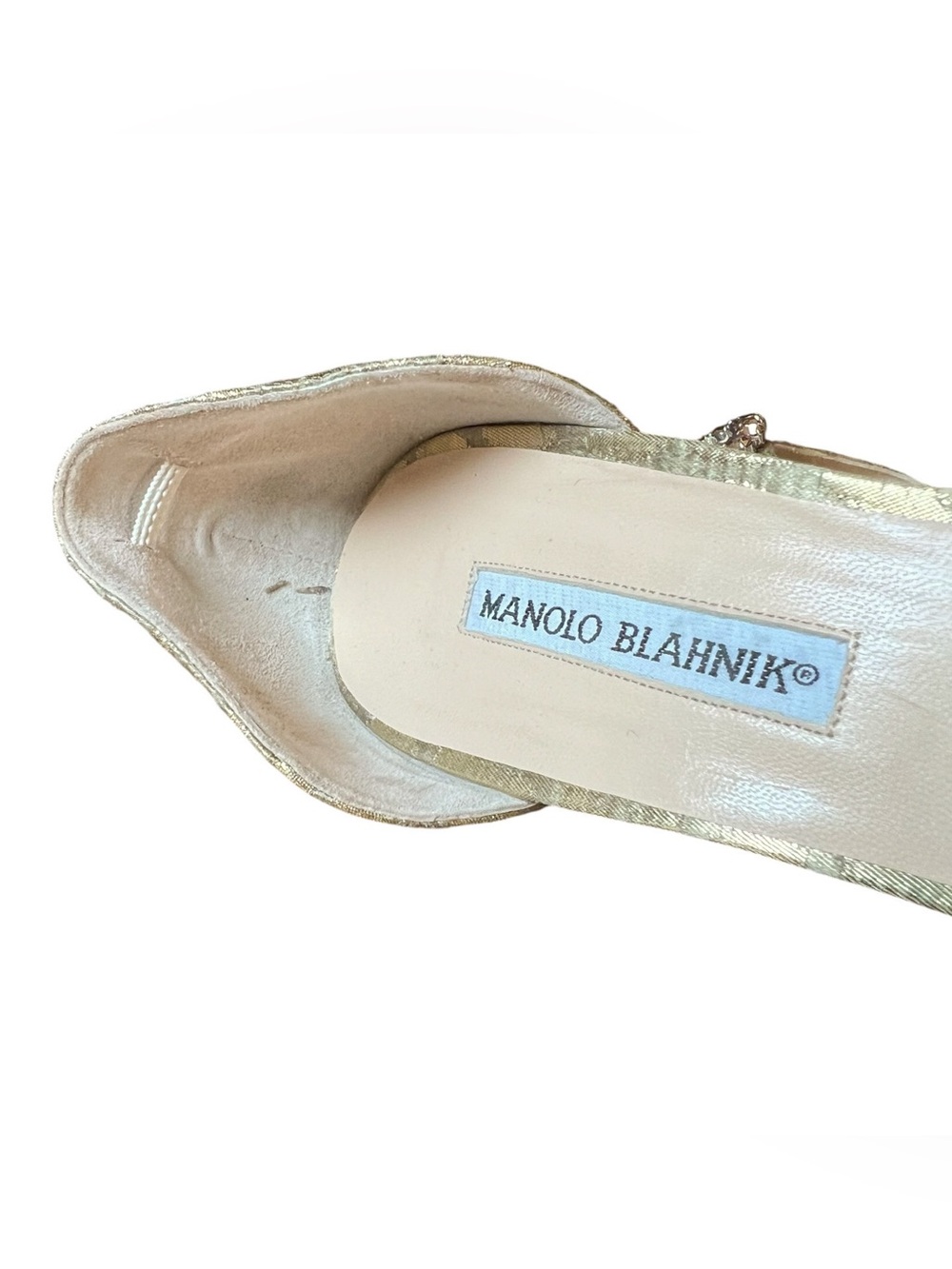 Manolo Blahnik Sedarby D'Orsay Heels - Picture 12 of 16